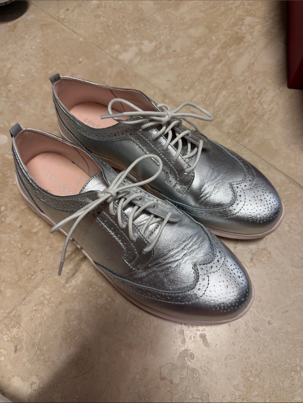 Cole Haan Silver Metallic Wingtip Oxfords with Pink Insole size 10C